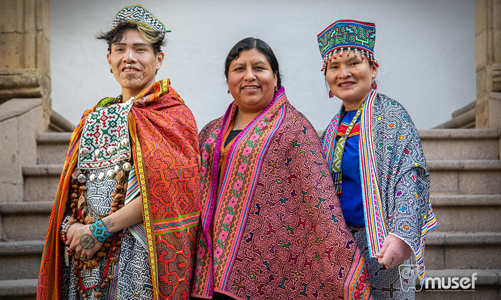 Esposición Shipibo Konibo MUSEF embajada Perú